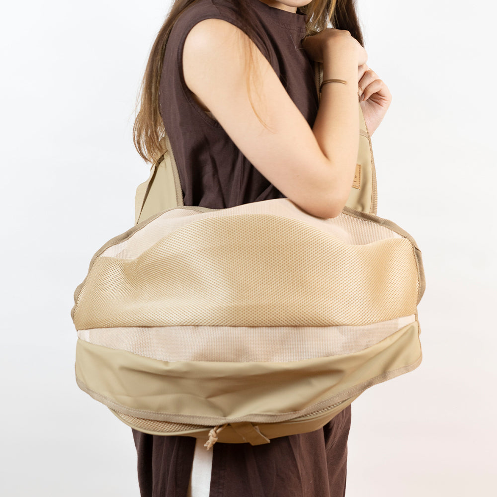 THE MOON.K Half-moon pet carrier (M size)